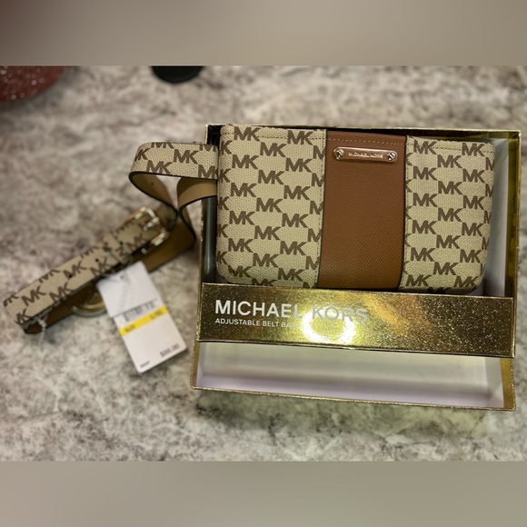 Brand NWT MK Belt Bag - Picture 13 of 16